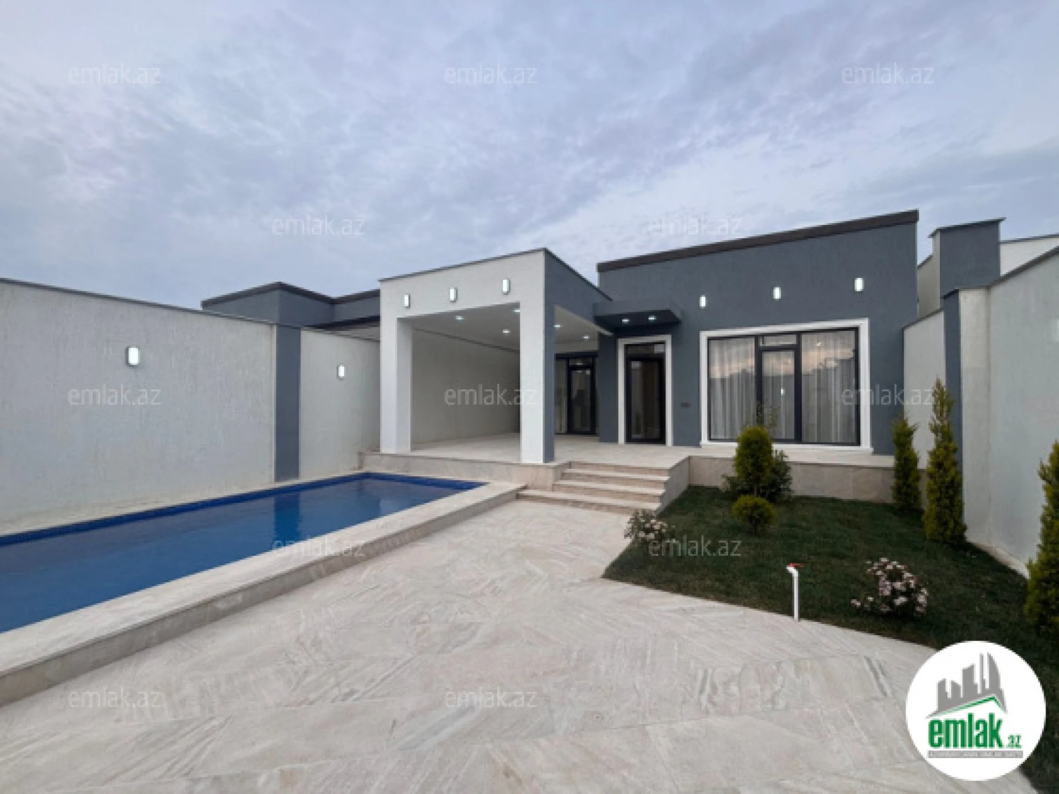 Satılır 4 otaqlı mənzil 135 m²