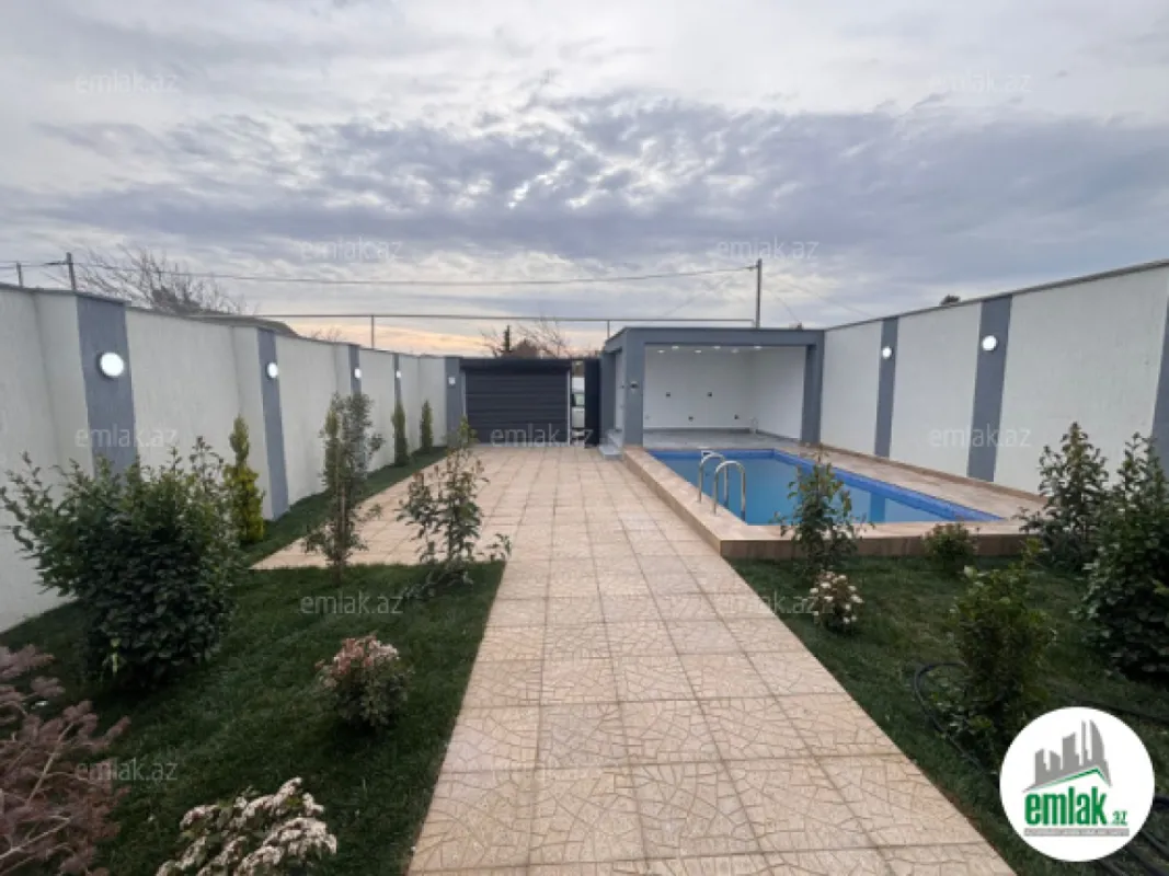 Satılır 4 otaqlı mənzil 160 m²