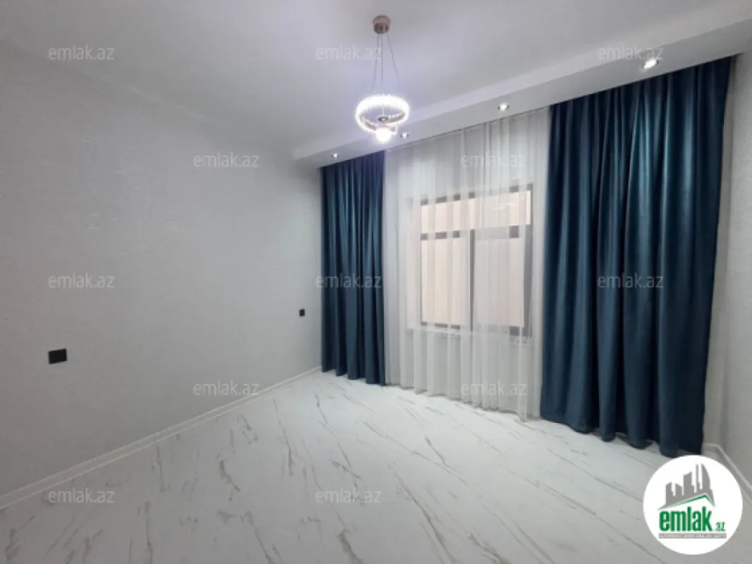 Satılır 4 otaqlı mənzil 160 m²