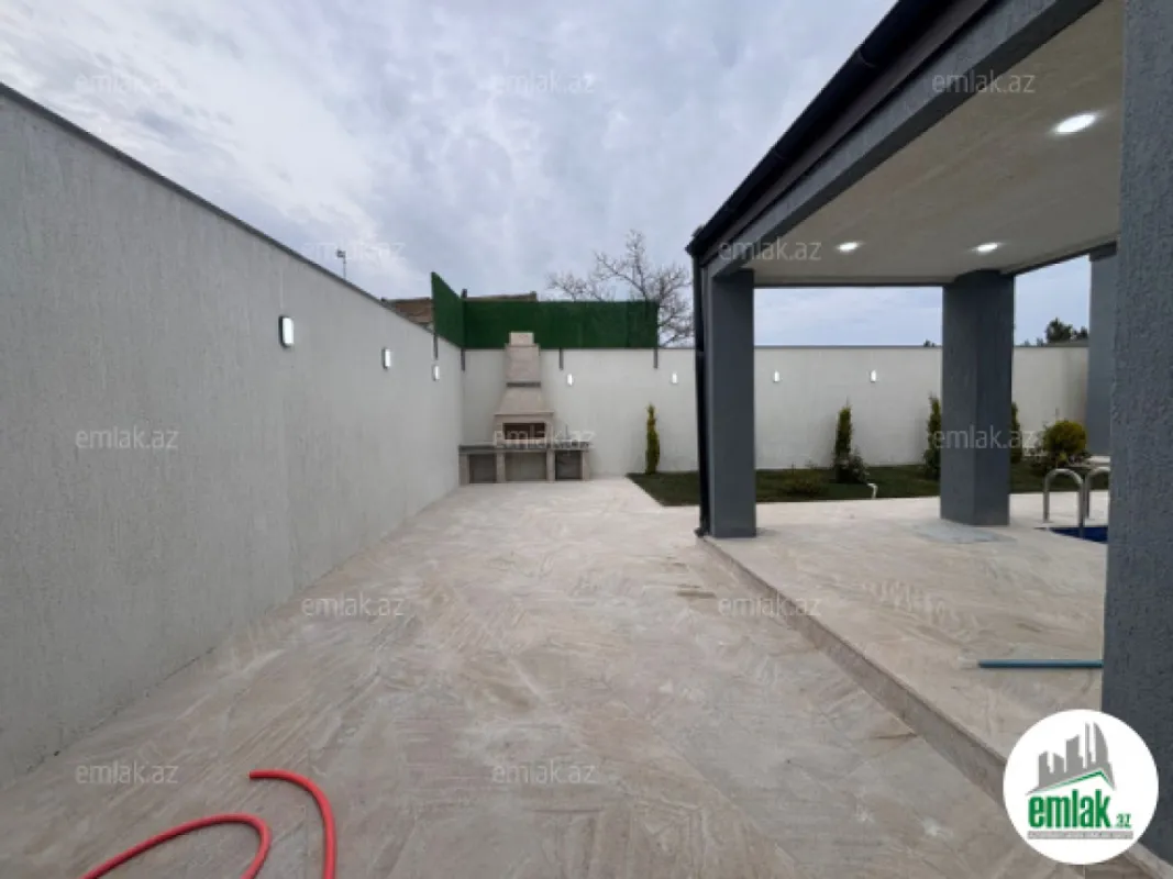 Satılır 4 otaqlı mənzil 150 m²