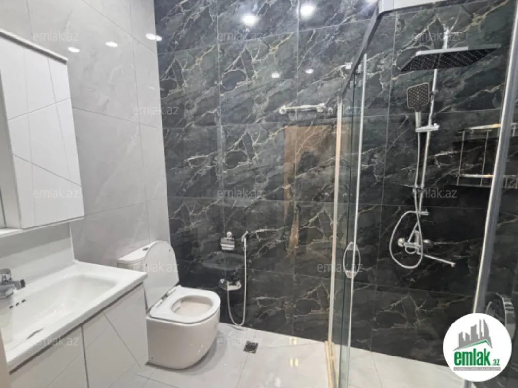 Satılır 4 otaqlı mənzil 150 m²
