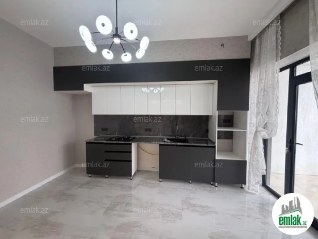 Satılır 4 otaqlı mənzil 150 m²