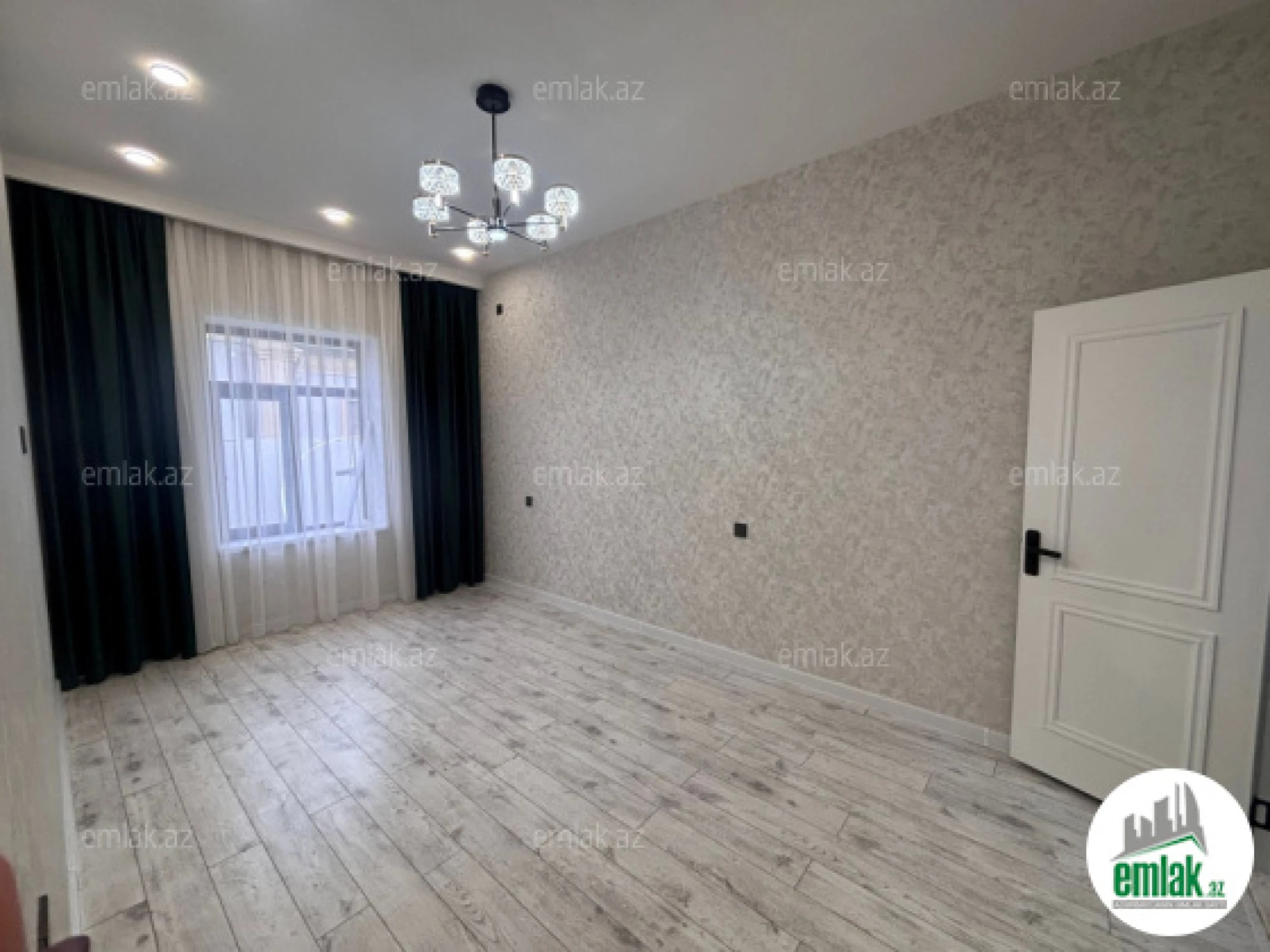 Satılır 4 otaqlı mənzil 150 m²