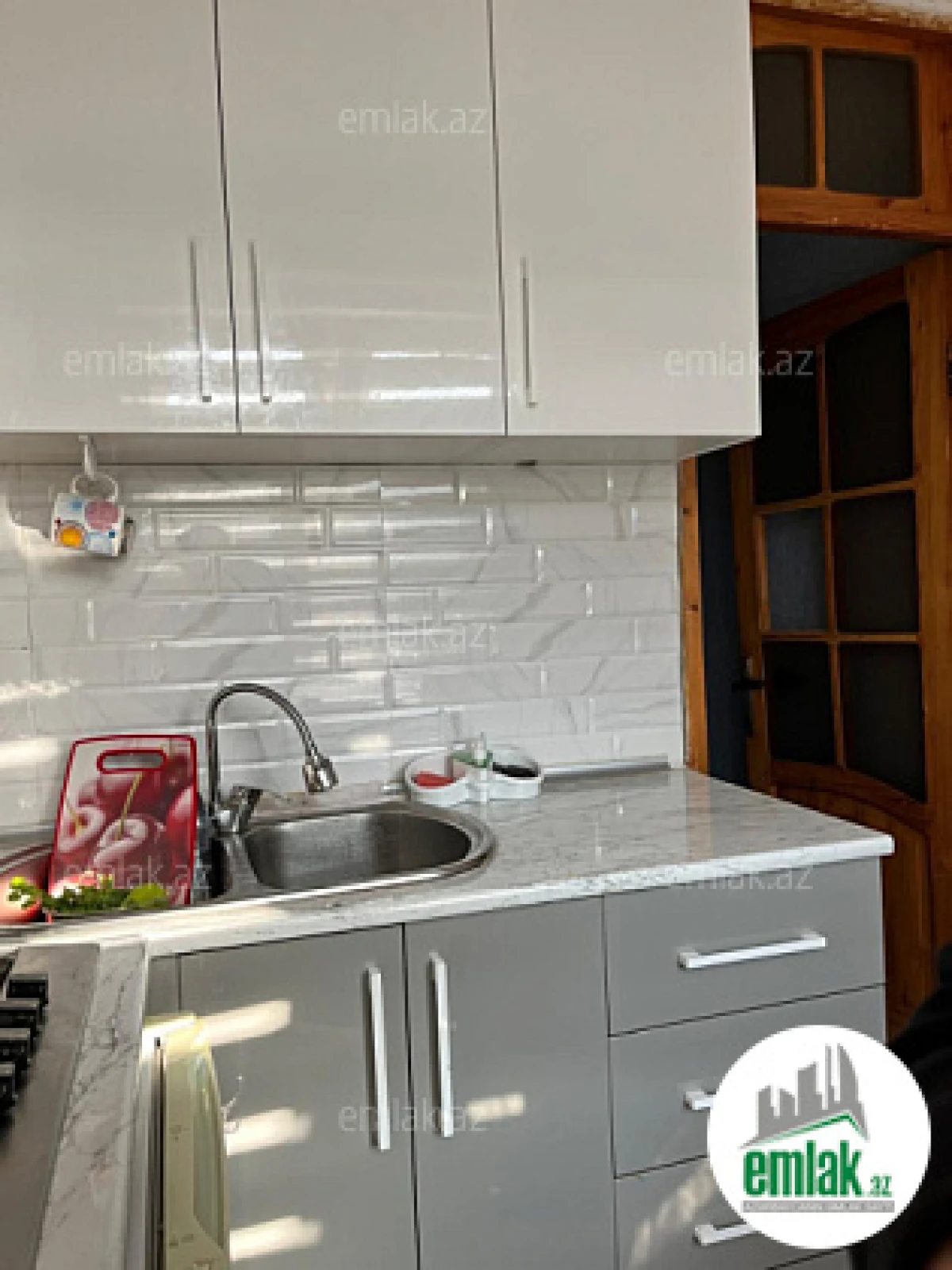 Satılır 2 otaqlı köhnə tikili 47 m²