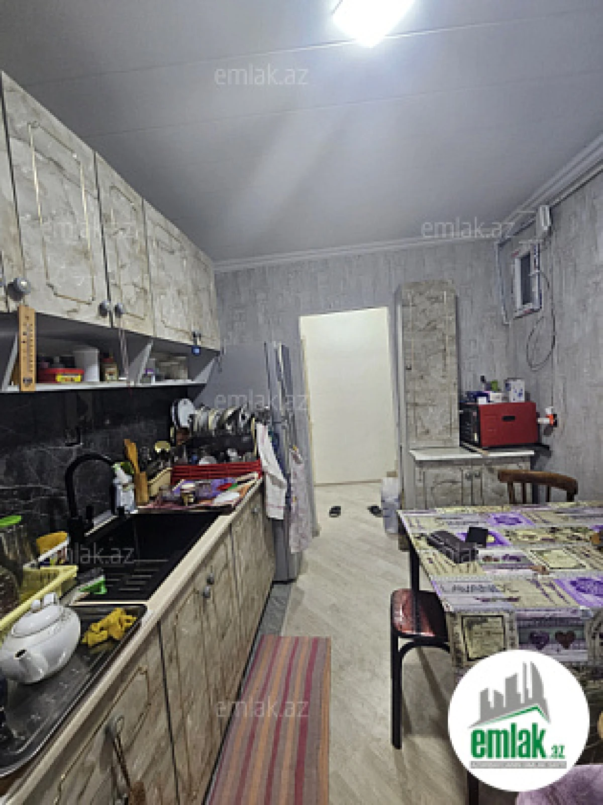 Satılır 2 otaqlı köhnə tikili 82 m²