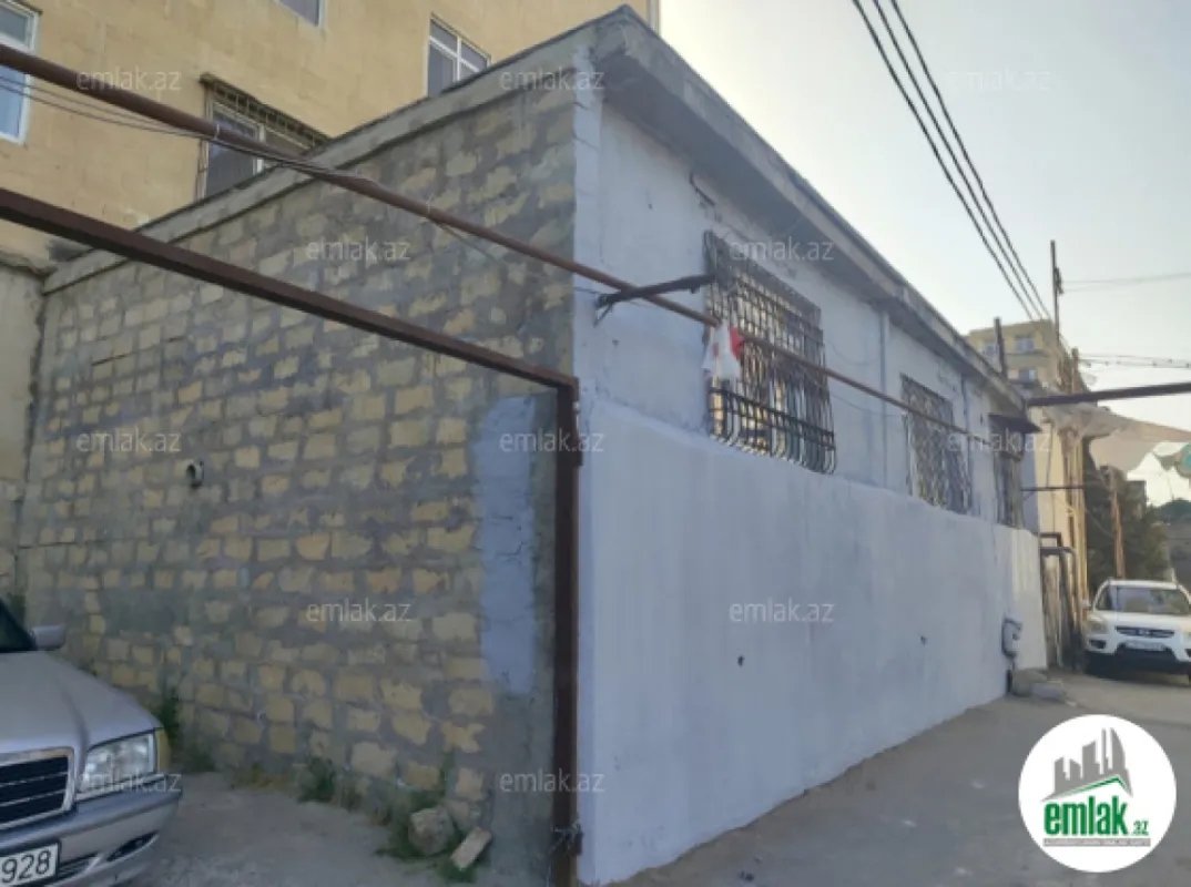 Satılır 2 otaqlı köhnə tikili 82 m²
