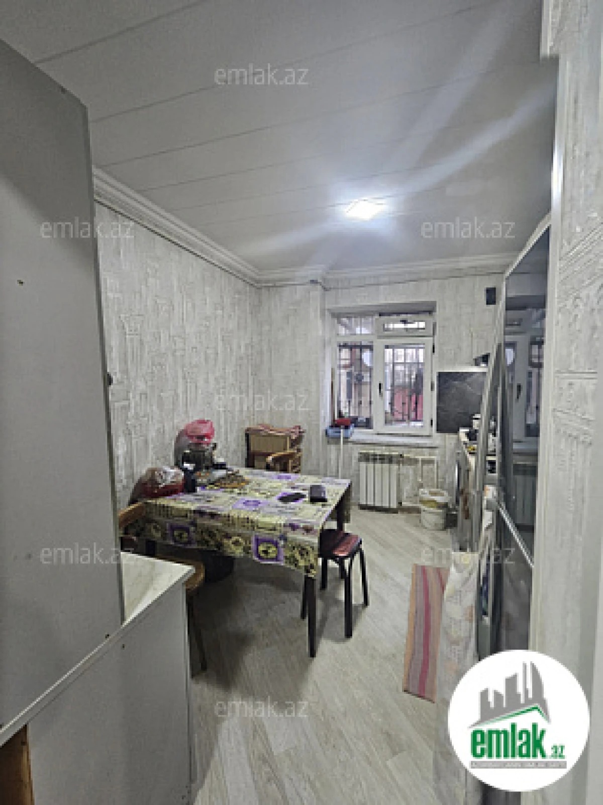 Satılır 2 otaqlı köhnə tikili 82 m²
