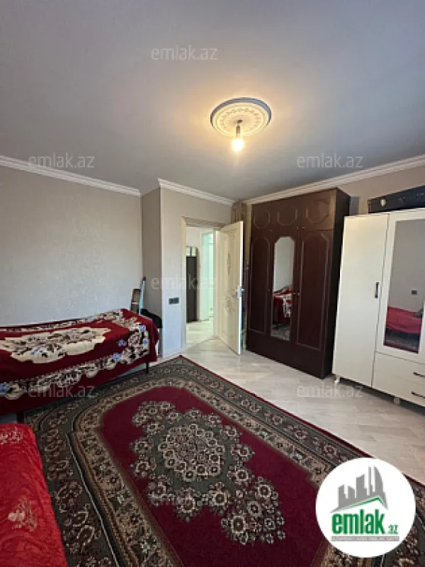 Satılır 2 otaqlı köhnə tikili 82 m²