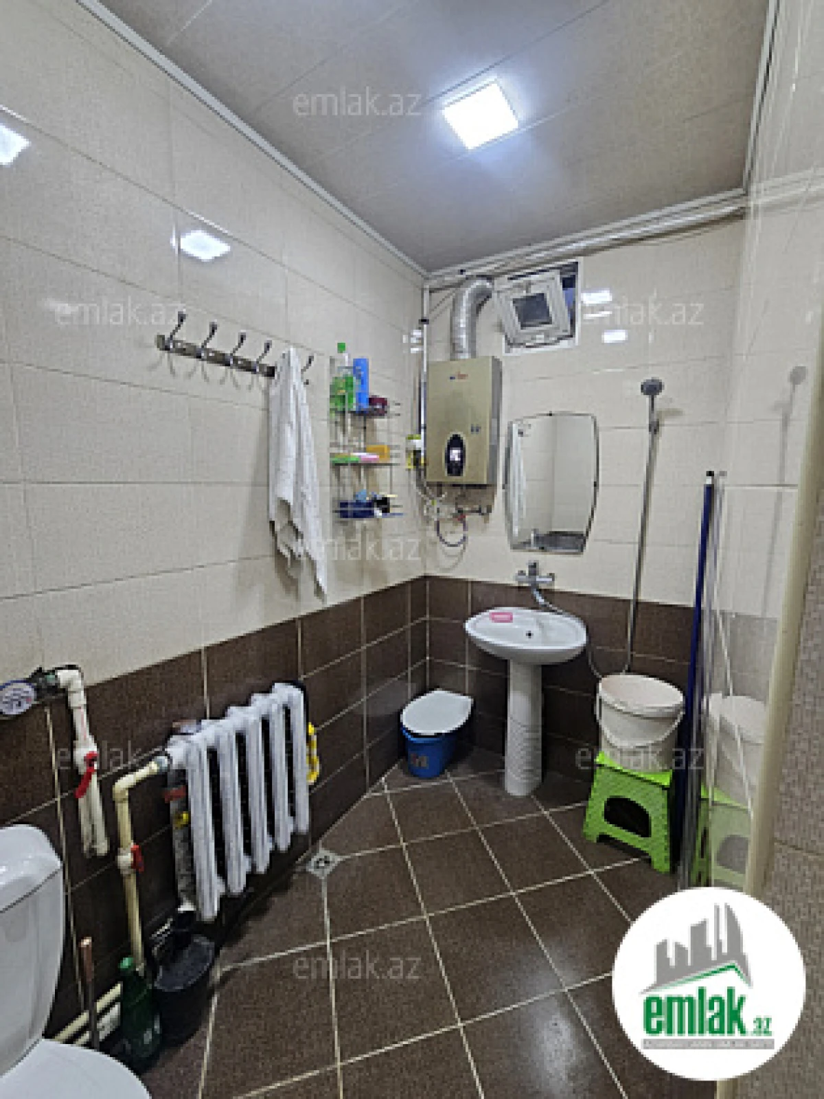 Satılır 2 otaqlı köhnə tikili 82 m²