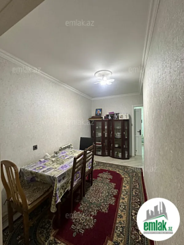Satılır 2 otaqlı köhnə tikili 82 m²