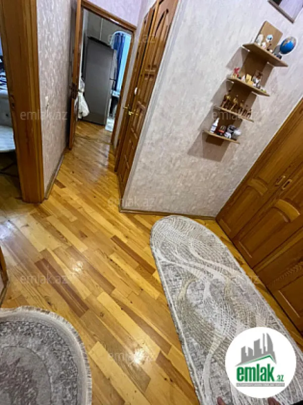 Satılır 2 otaqlı köhnə tikili 60 m²