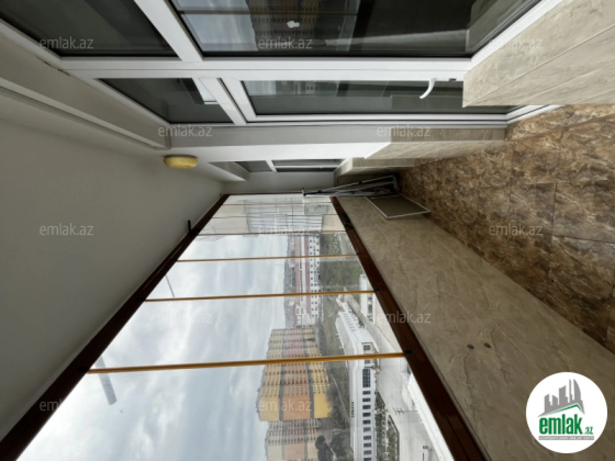 Satılır 3 otaqlı yeni tikili 128 m²