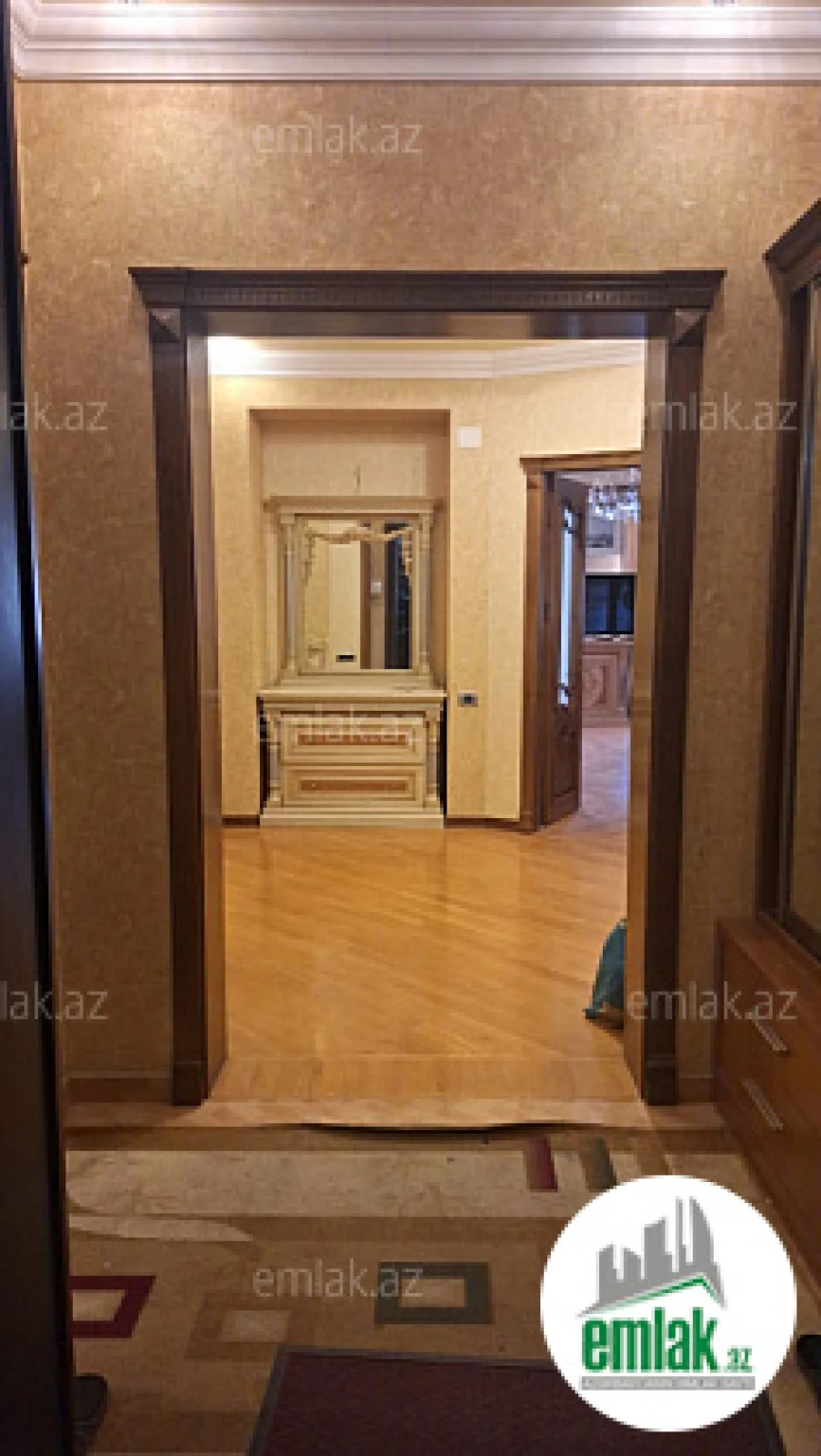 Satılır 5 otaqlı yeni tikili 242 m²