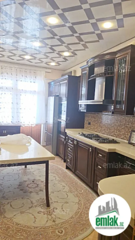 Satılır 5 otaqlı yeni tikili 242 m²