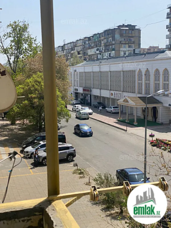 Satılır 3 otaqlı köhnə tikili 85 m²