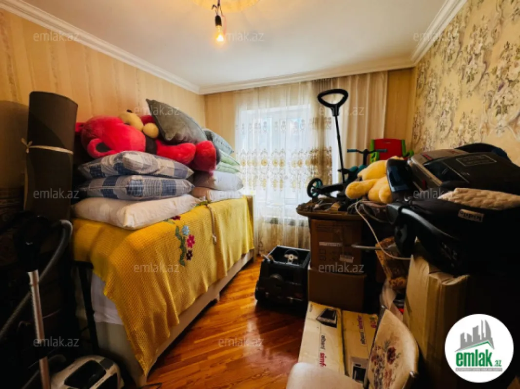 Satılır 3 otaqlı köhnə tikili 80 m²