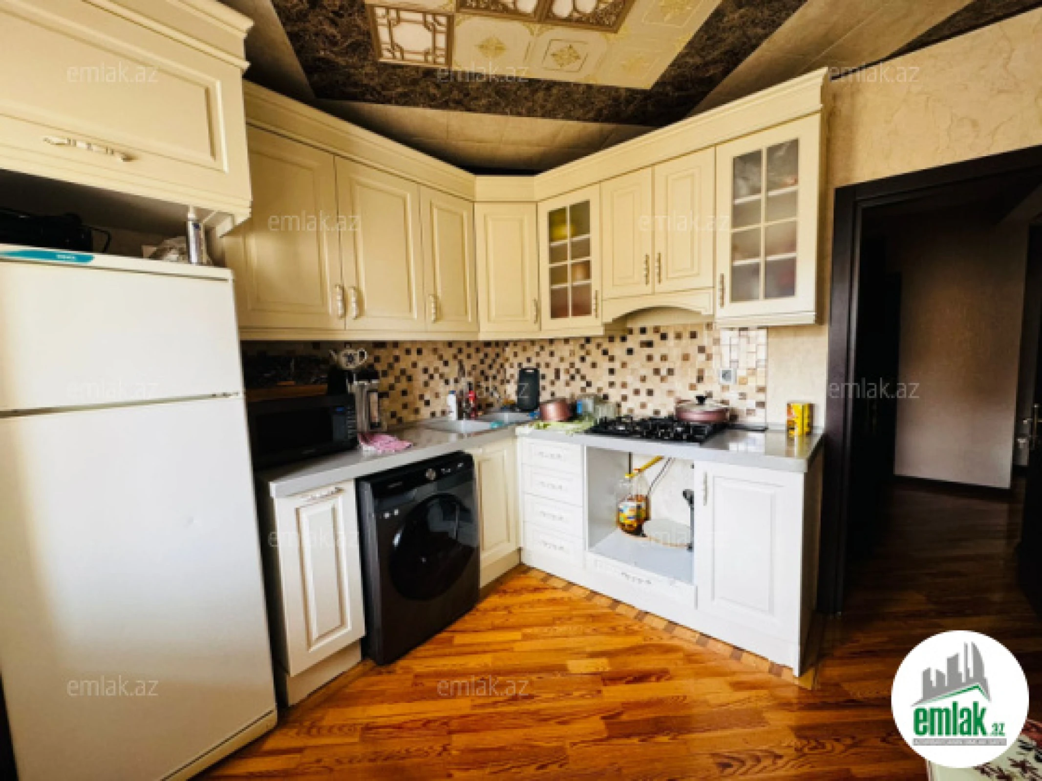 Satılır 3 otaqlı köhnə tikili 80 m²