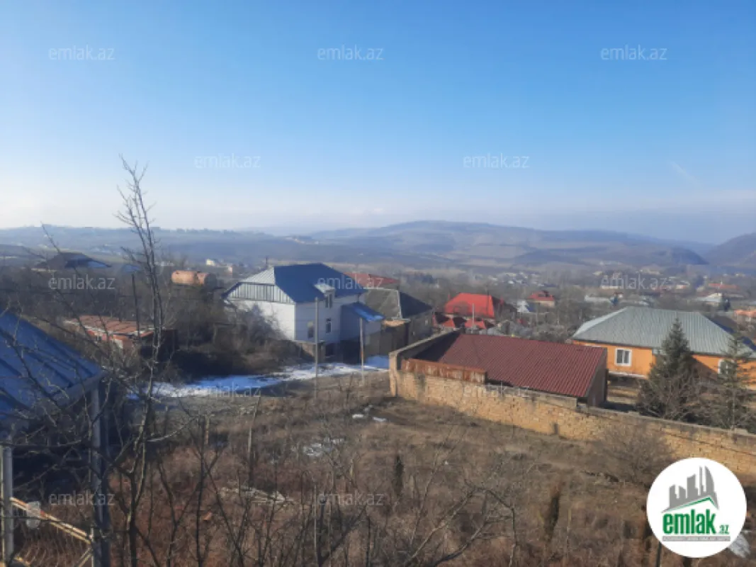 Satılır 5 otaqlı həyət evi 200 m²