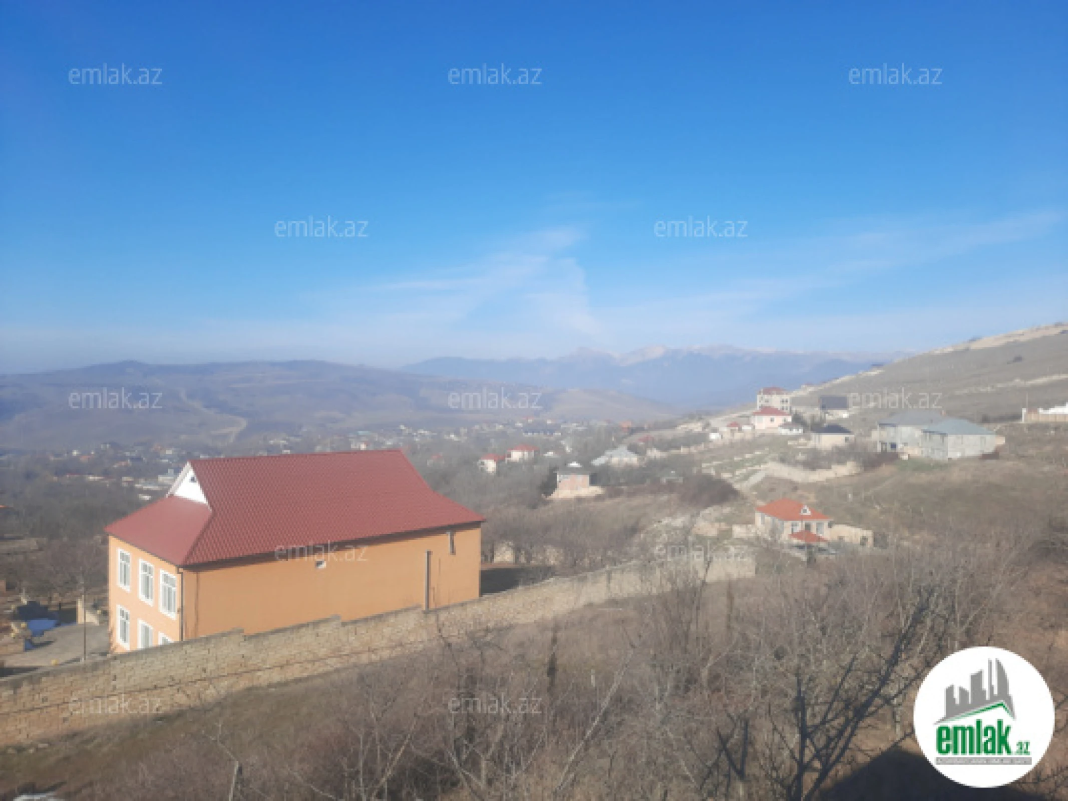 Satılır 5 otaqlı həyət evi 200 m²