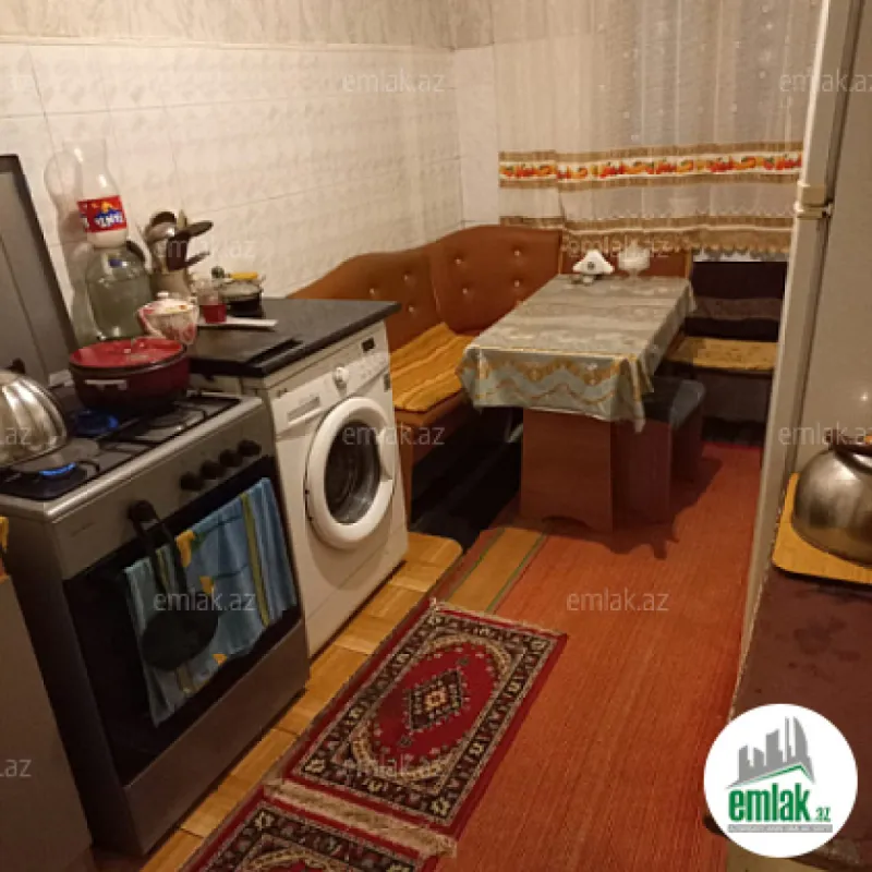 Satılır 4 otaqlı köhnə tikili 95 m²