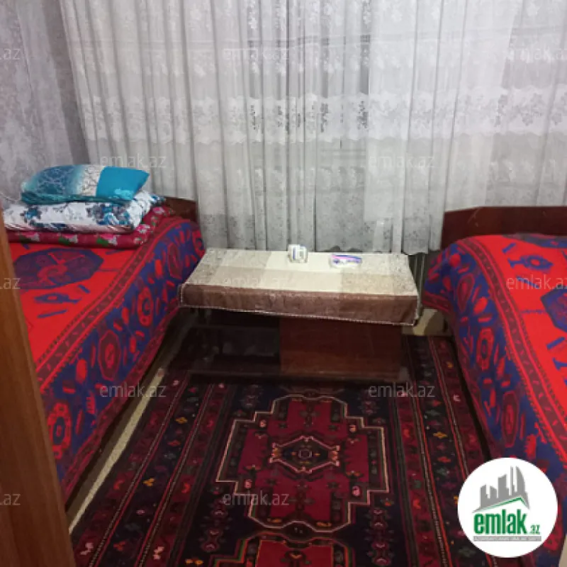 Satılır 4 otaqlı köhnə tikili 95 m²