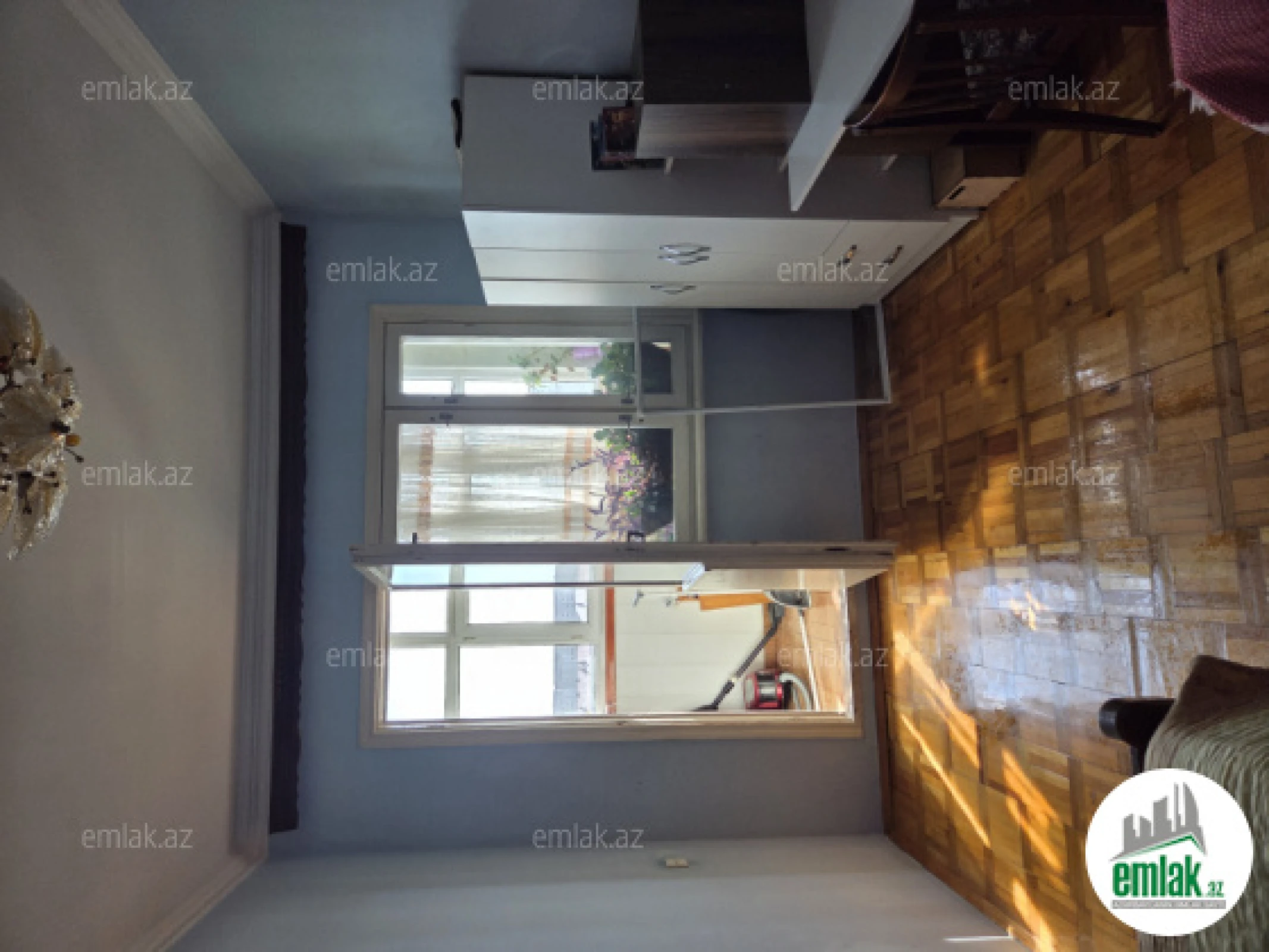 Satılır 4 otaqlı köhnə tikili 90 m²