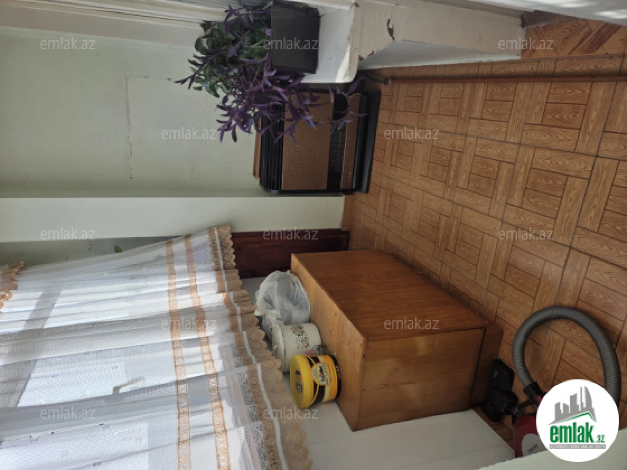 Satılır 4 otaqlı köhnə tikili 90 m²