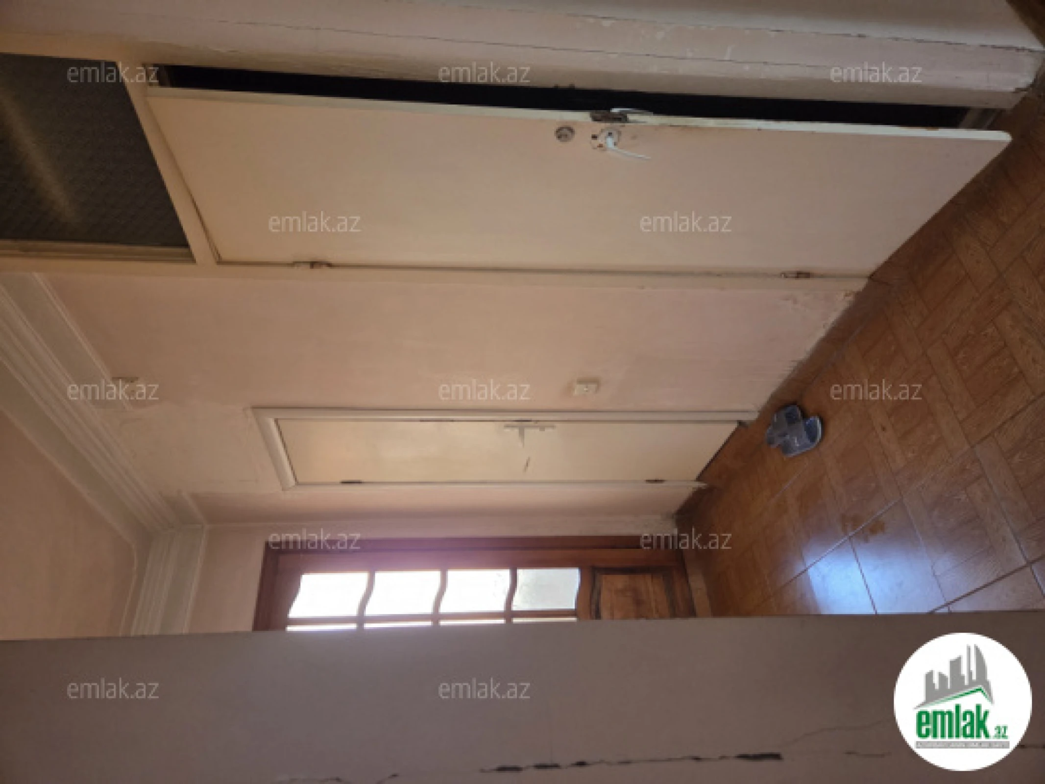 Satılır 4 otaqlı köhnə tikili 90 m²