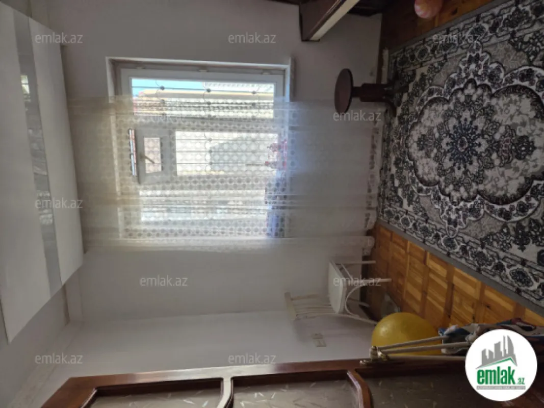 Satılır 4 otaqlı köhnə tikili 90 m²