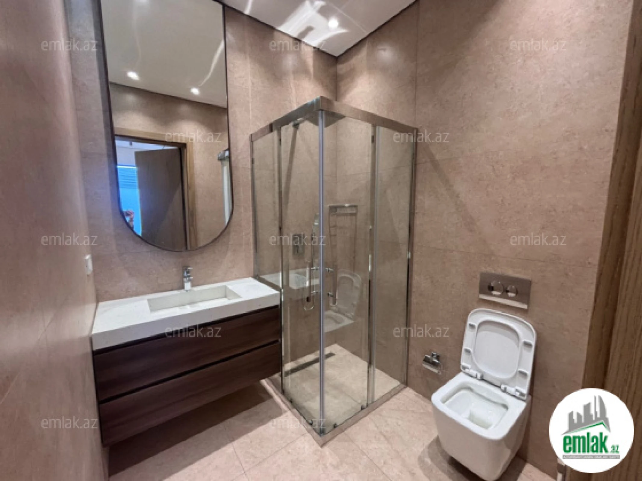 Satılır 5 otaqlı həyət evi 250 m²