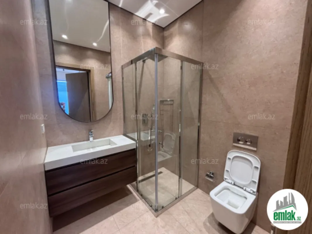 Satılır 5 otaqlı həyət evi 250 m²