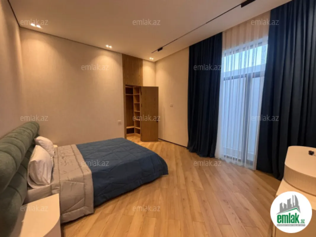 Satılır 5 otaqlı həyət evi 250 m²