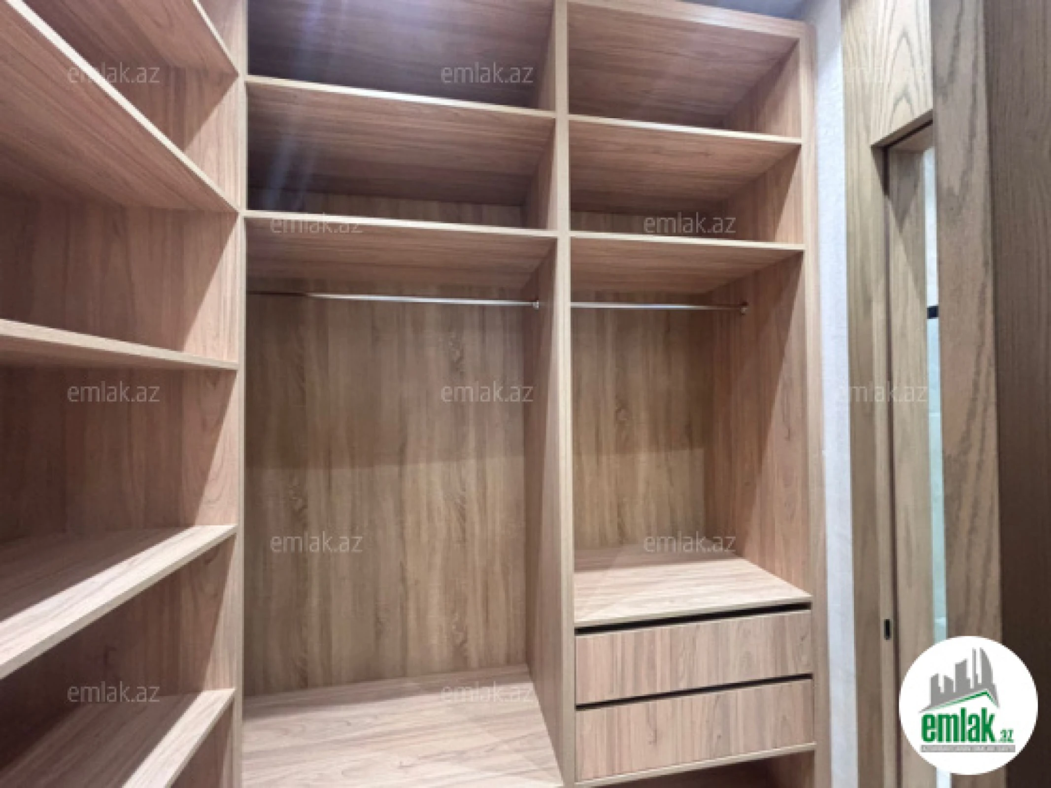 Satılır 5 otaqlı həyət evi 250 m²