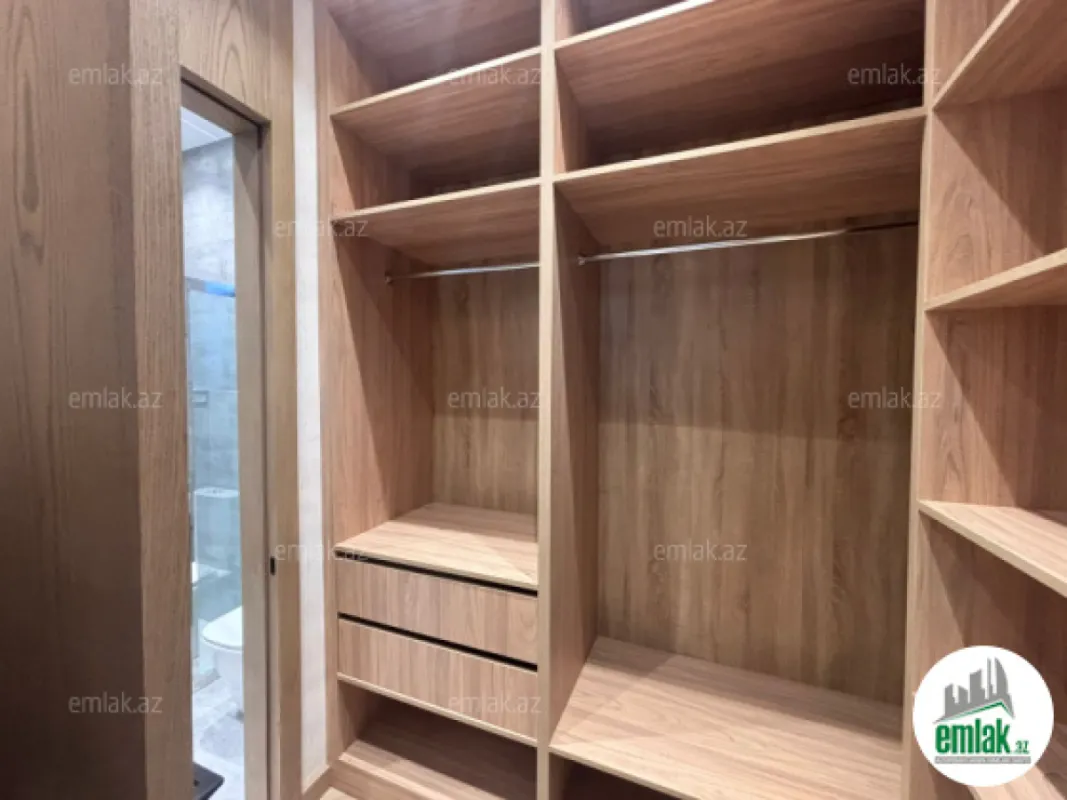 Satılır 5 otaqlı həyət evi 250 m²