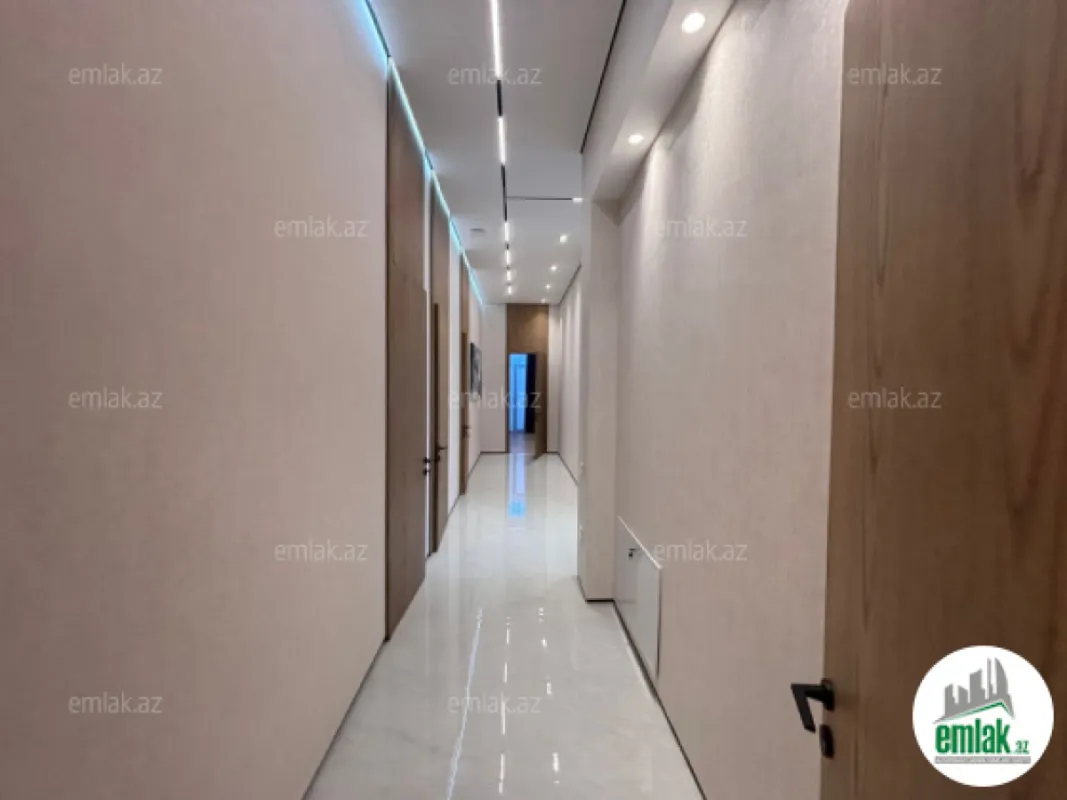 Satılır 5 otaqlı həyət evi 250 m²