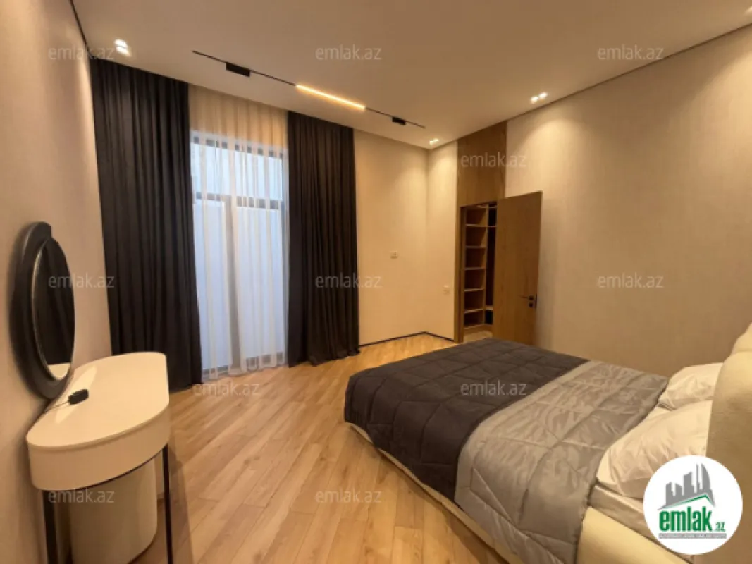 Satılır 5 otaqlı həyət evi 250 m²