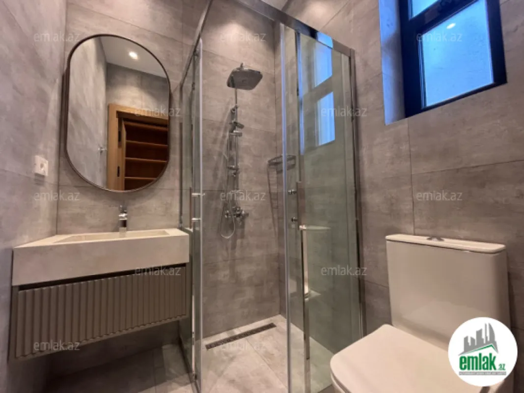 Satılır 5 otaqlı həyət evi 250 m²