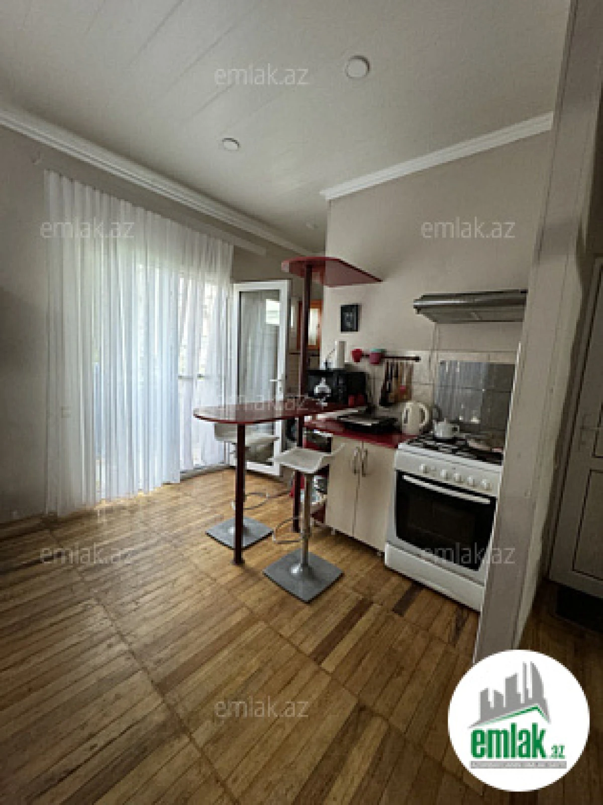 Satılır 6 otaqlı həyət evi 150 m²