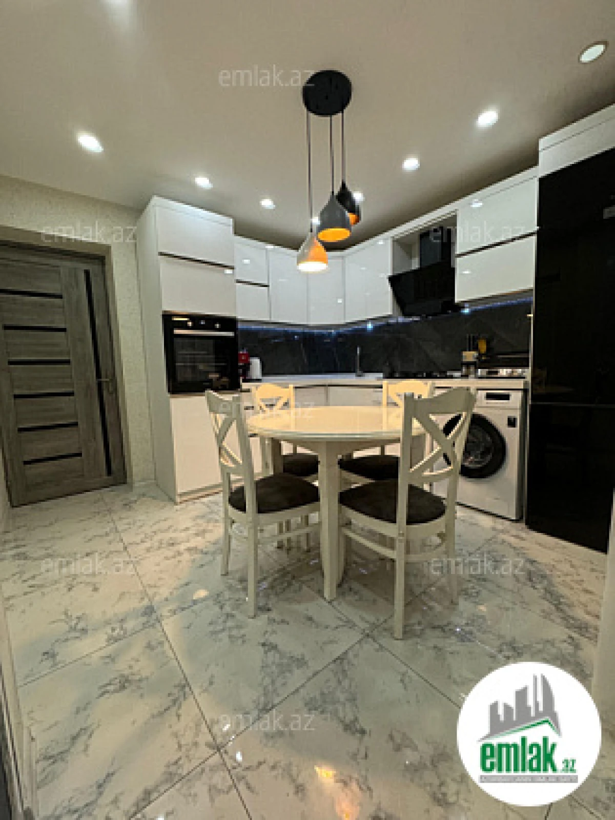 Satılır 6 otaqlı həyət evi 150 m²