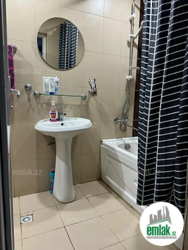 Satılır 6 otaqlı həyət evi 150 m²