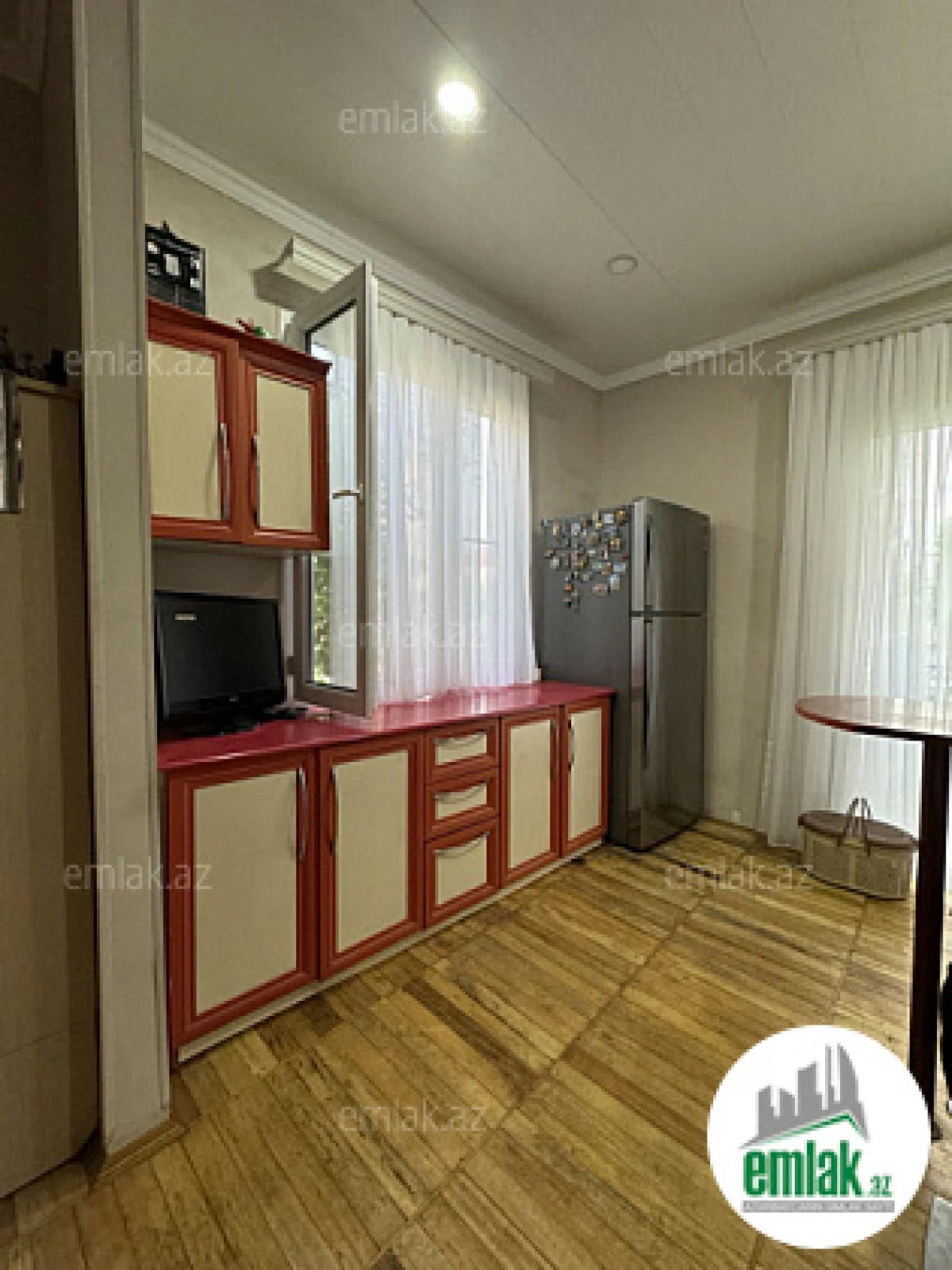 Satılır 6 otaqlı həyət evi 150 m²