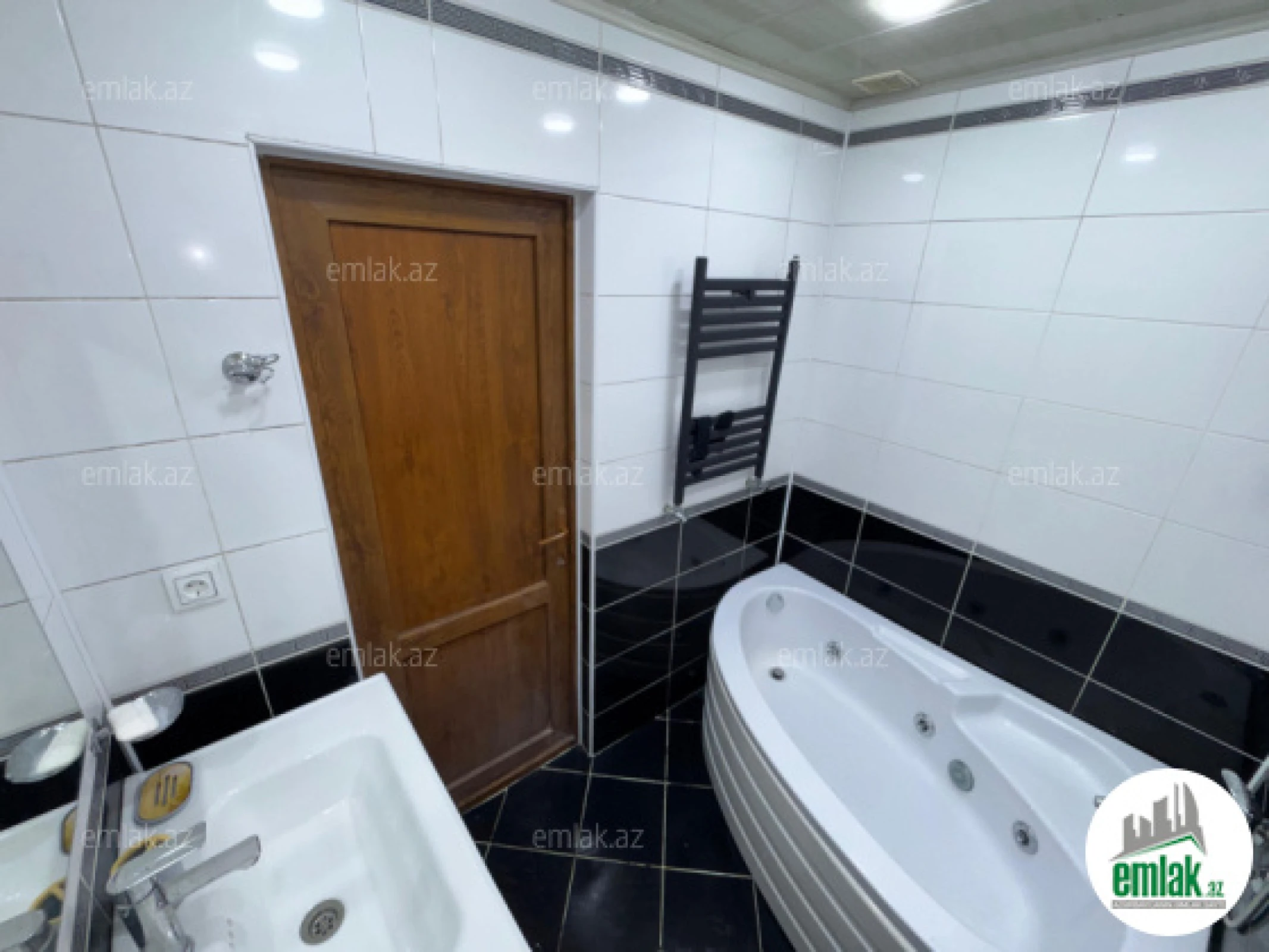 Satılır 3 otaqlı yeni tikili 100 m²