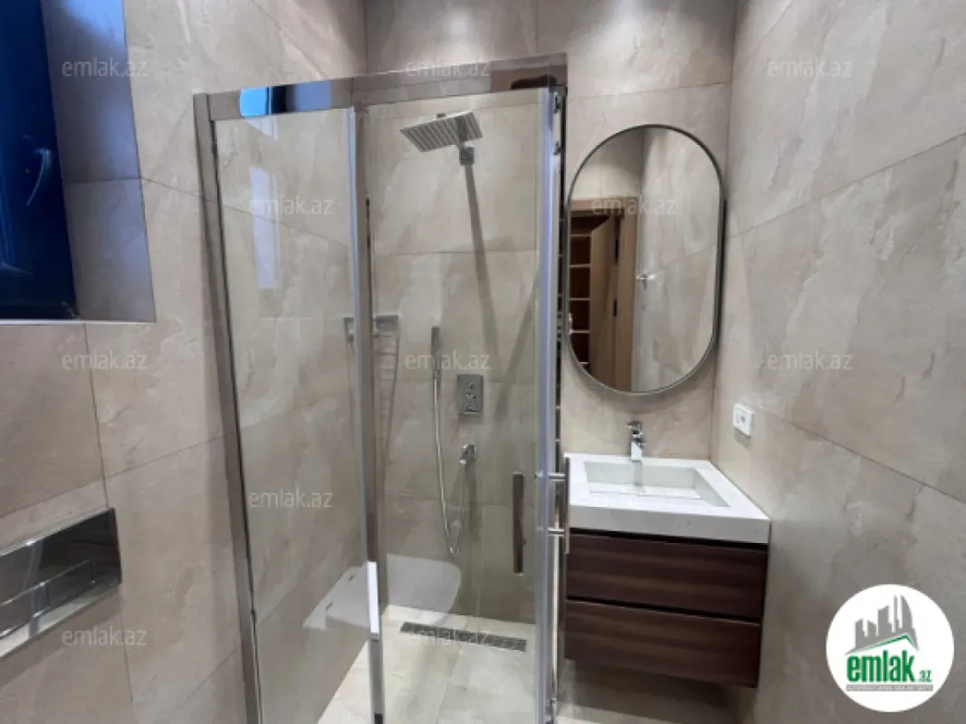 Satılır 5 otaqlı həyət evi 250 m²