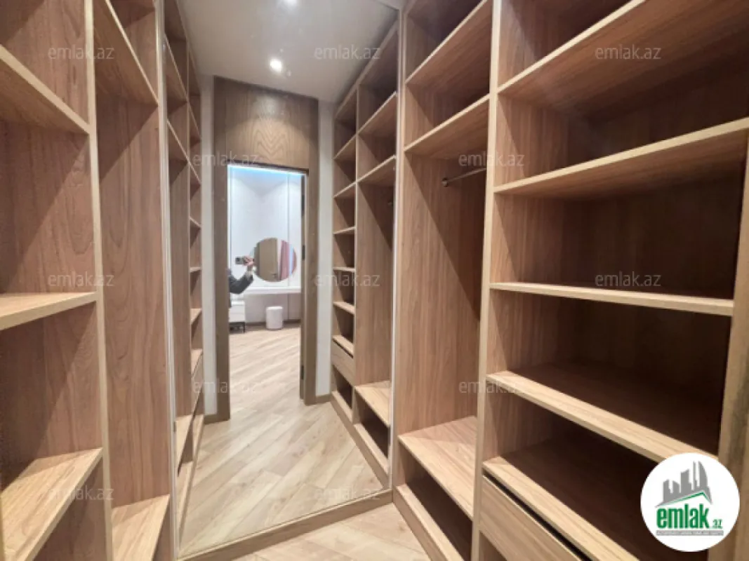 Satılır 5 otaqlı həyət evi 250 m²