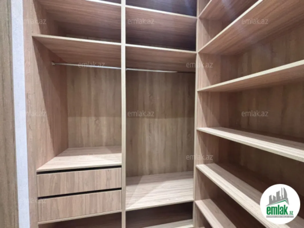 Satılır 5 otaqlı həyət evi 250 m²