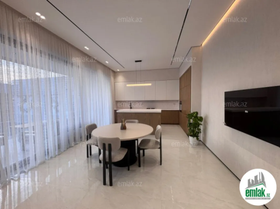 Satılır 5 otaqlı həyət evi 250 m²