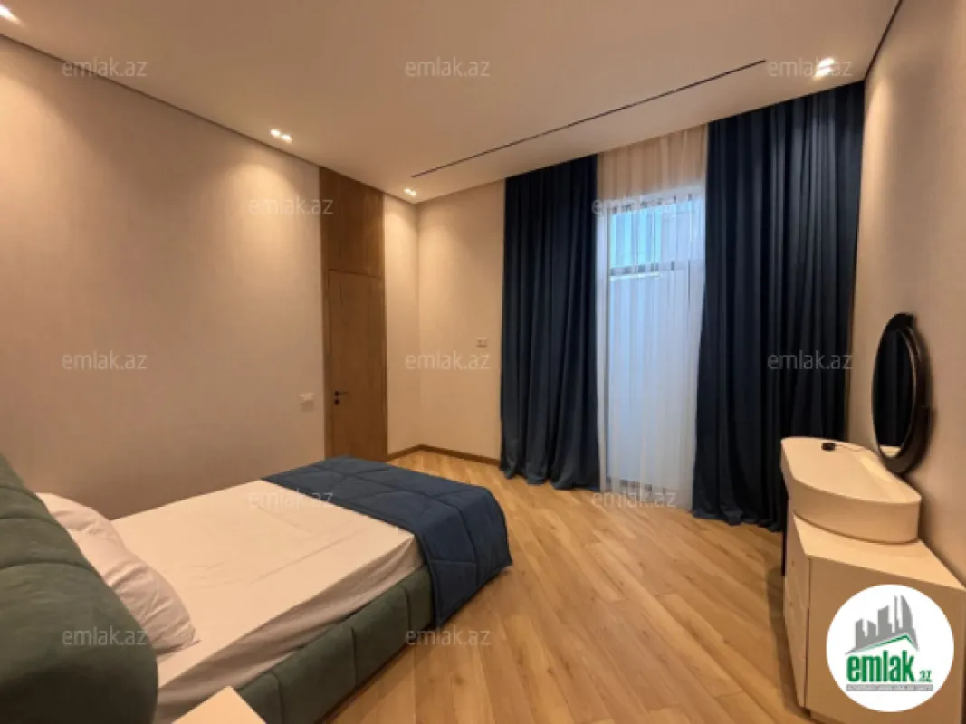 Satılır 5 otaqlı həyət evi 250 m²