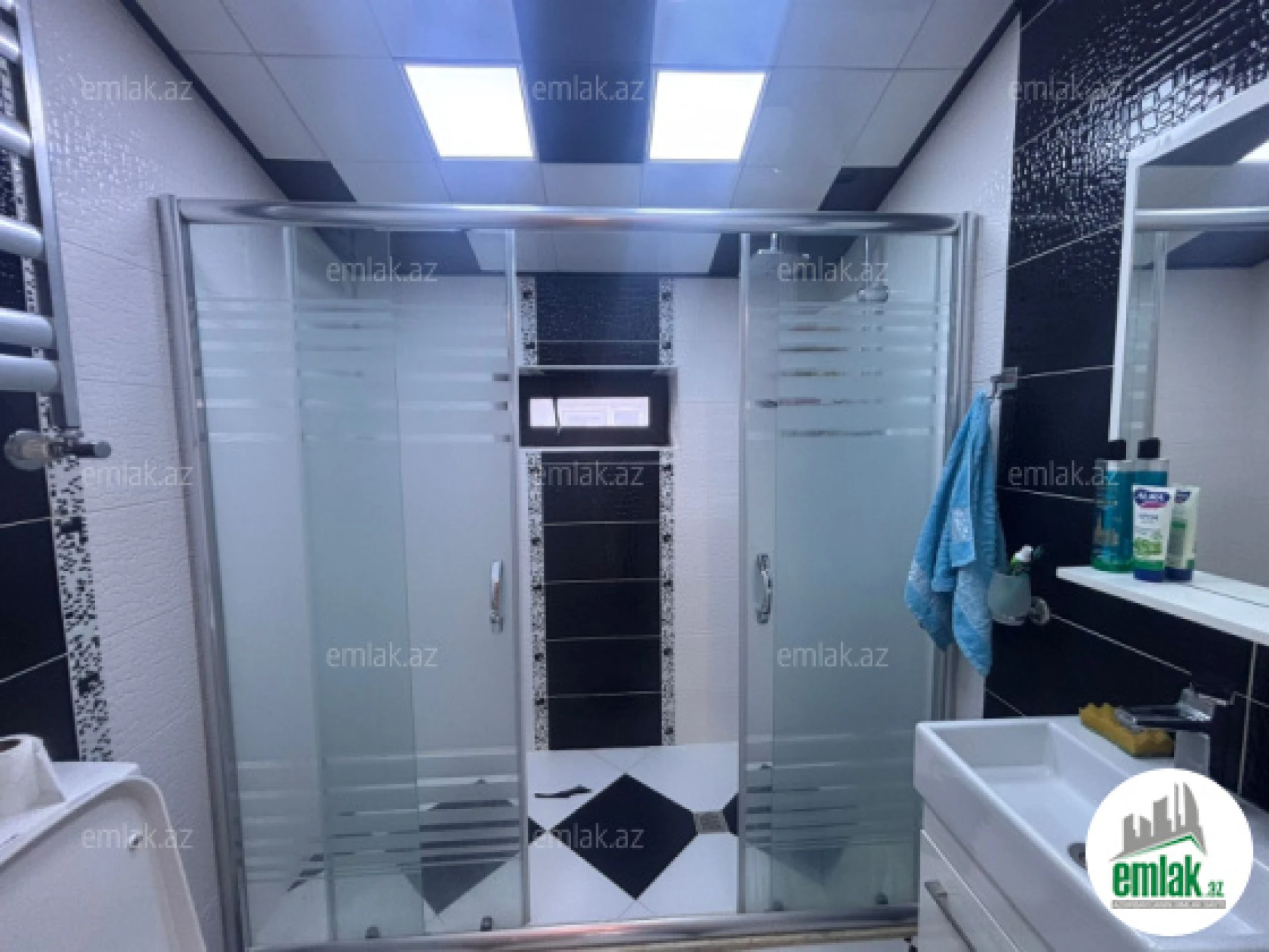 Satılır 5 otaqlı mənzil 200 m²