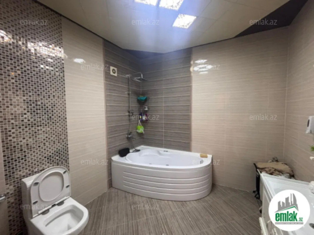 Satılır 5 otaqlı mənzil 200 m²