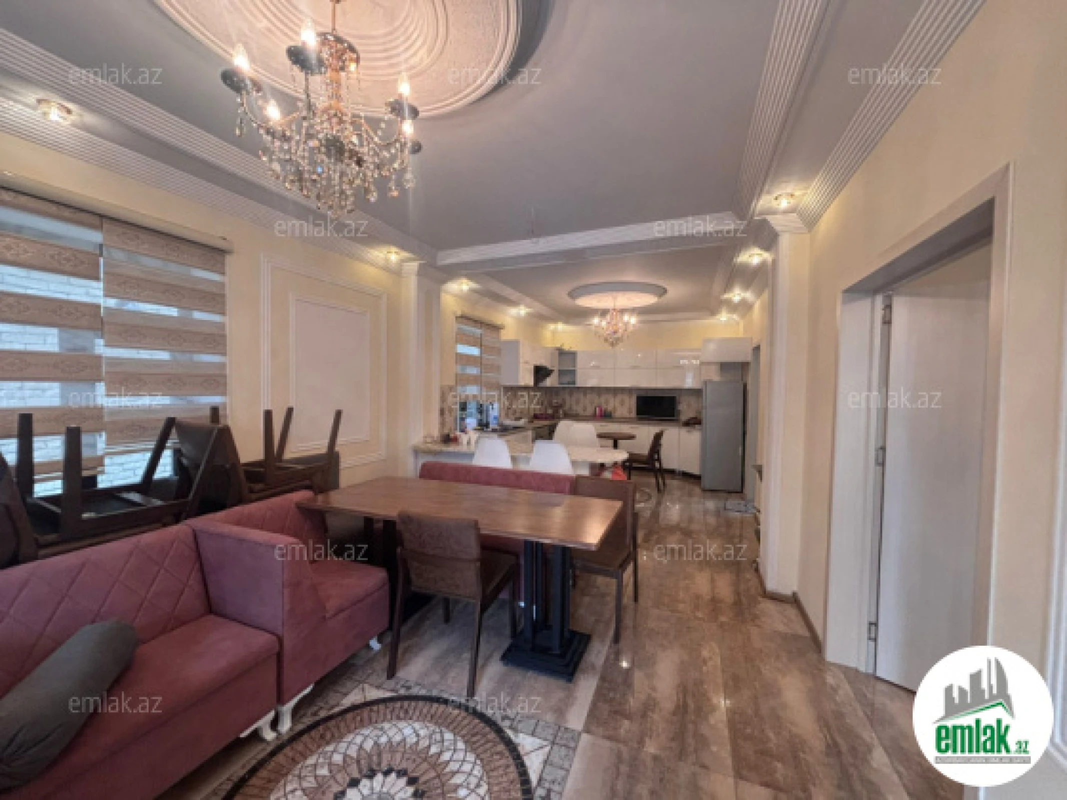 Satılır 5 otaqlı mənzil 200 m²